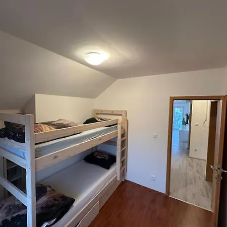 Lejlighed Prostorno In Prijetno Stanovanje