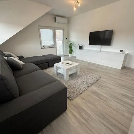 Prostorno In Prijetno Stanovanje Apartment Smarjeske Toplice